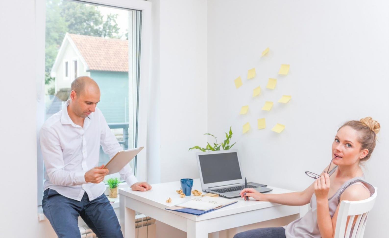 Sesión de consultoría financiera personalizada en Benidorm